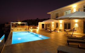 Eva Villas East, With Infinity Pool & And Panoramic Sea View